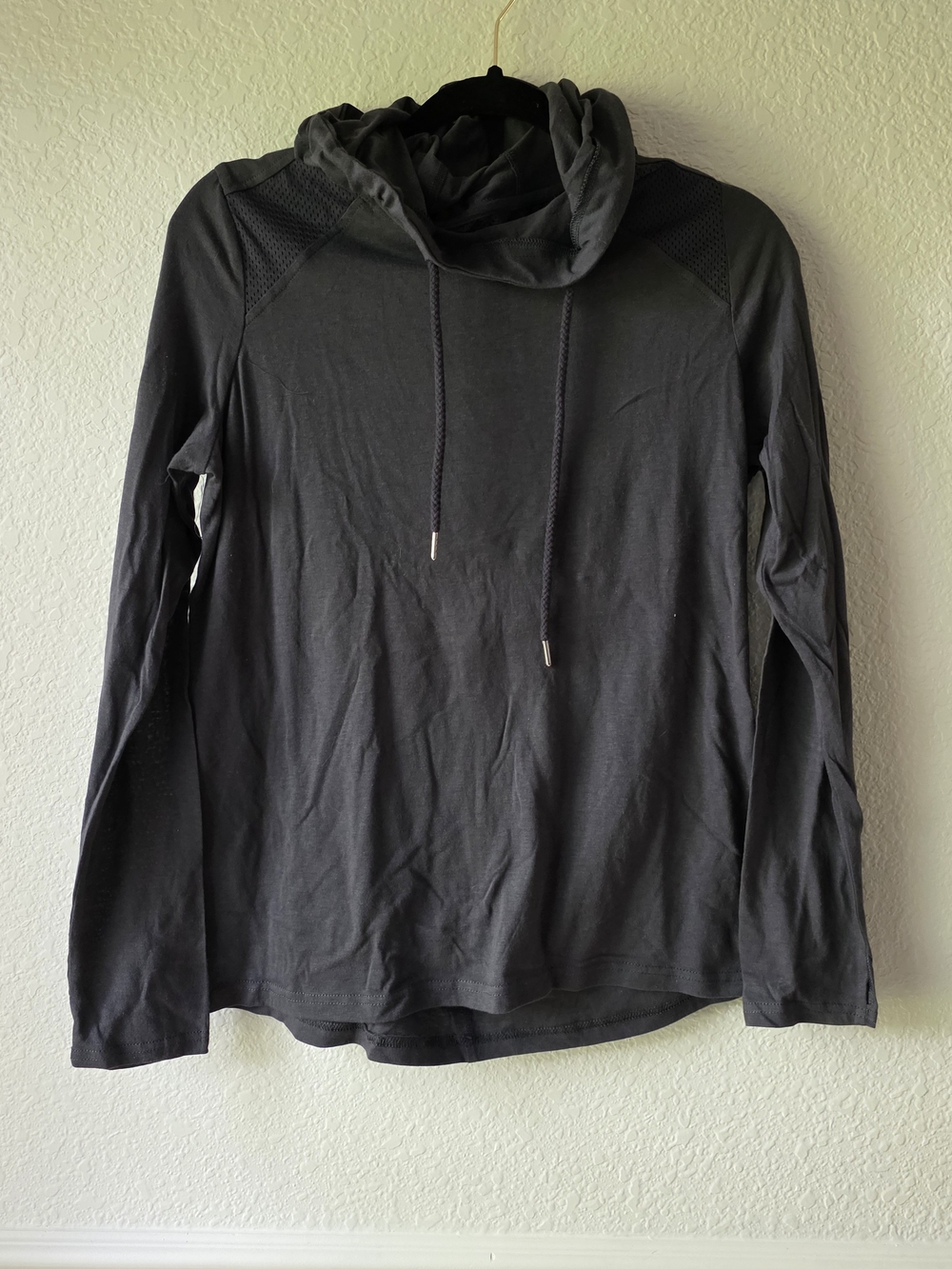 Daisy Fuentes Charcoal Gray Hooded Long Sleeve Pullover